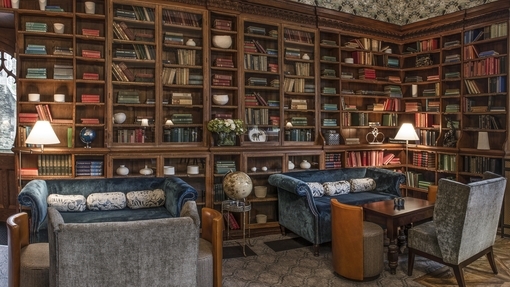 The Library Bar at De Vere Tortworth Court