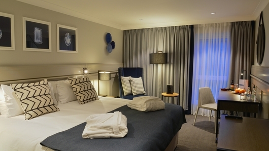 Crange bedroom