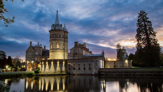 HOR_LAKE_FLOODLOGHT_EXTERIOR