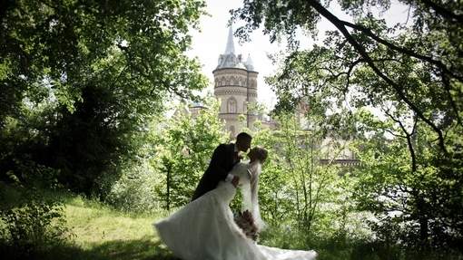 Wedding couple at De Vere Horsley Estate